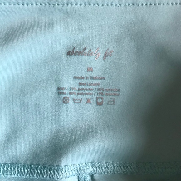 SOLD - NWT Vogo Aqua Workout Capri Leggings - Picture 9 of 16